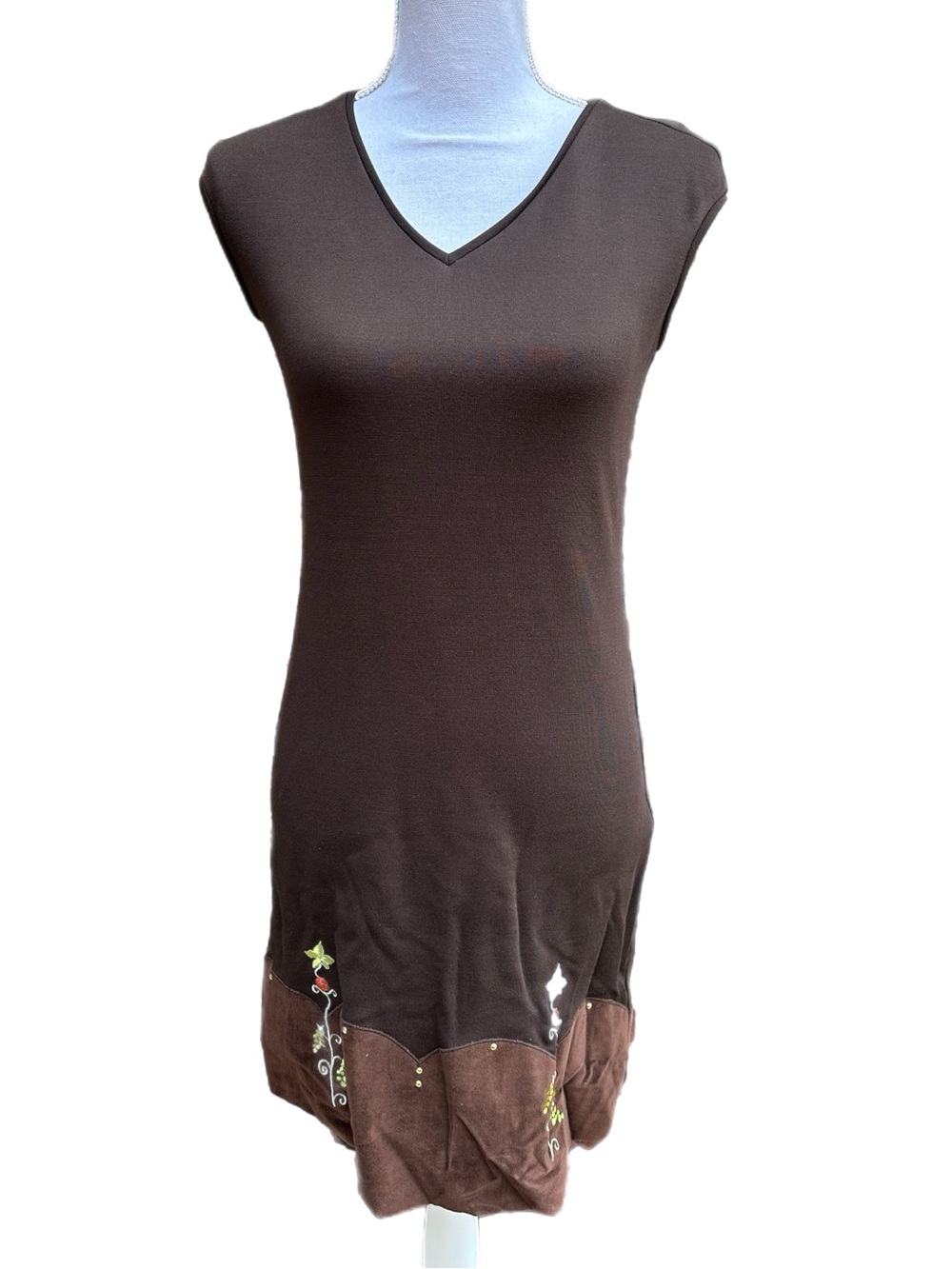 Cynthia Rowley Y2K Brown V-Neck Sleeveless Knit Dress w/Embroidered Velvet Hem